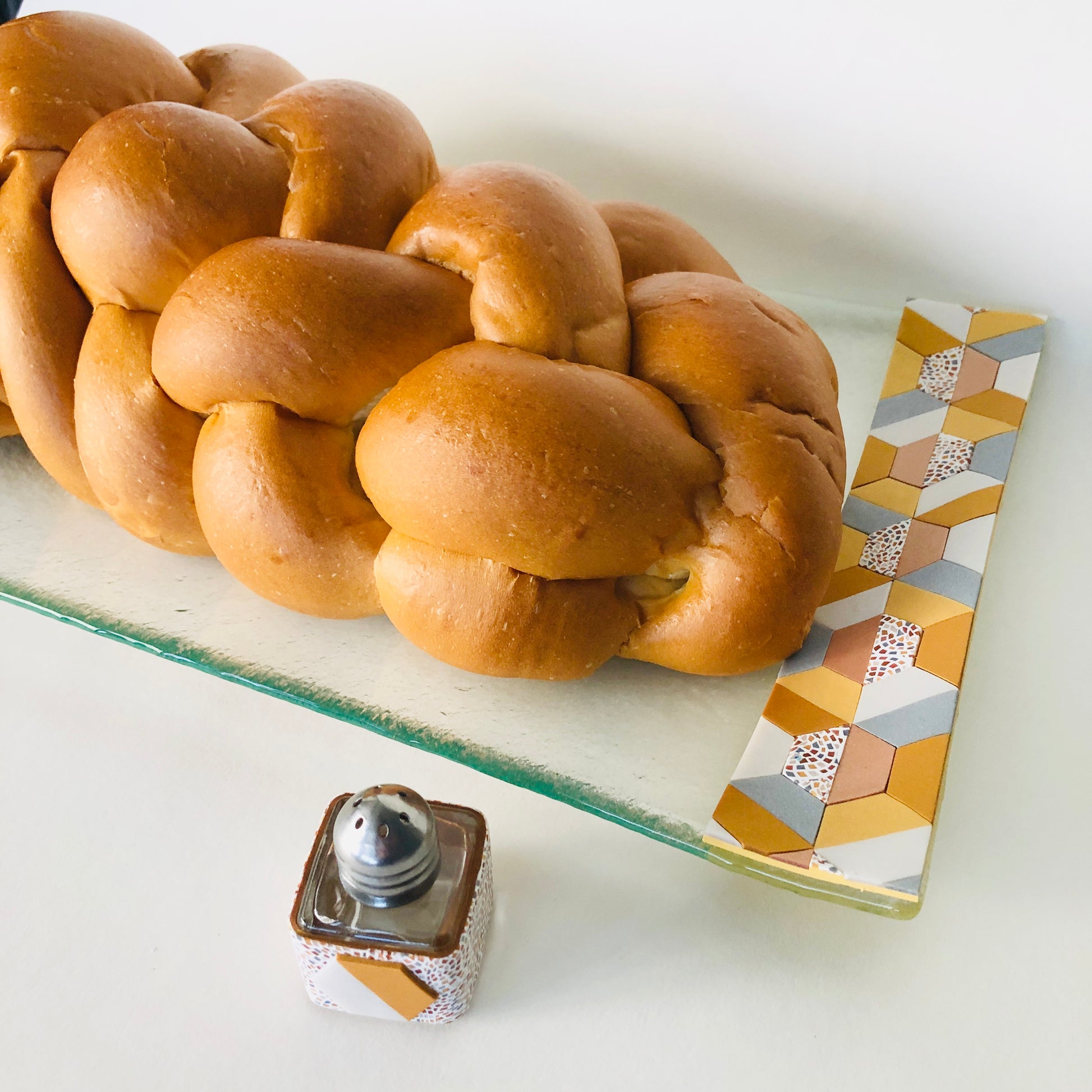 Glass Challah Board, Challah Plate, Judaica, Handmade, Personalized, Glass Shabbat Tray, Jewish, Judaica Art, Jewish Wedding gift, Hexagon Gold